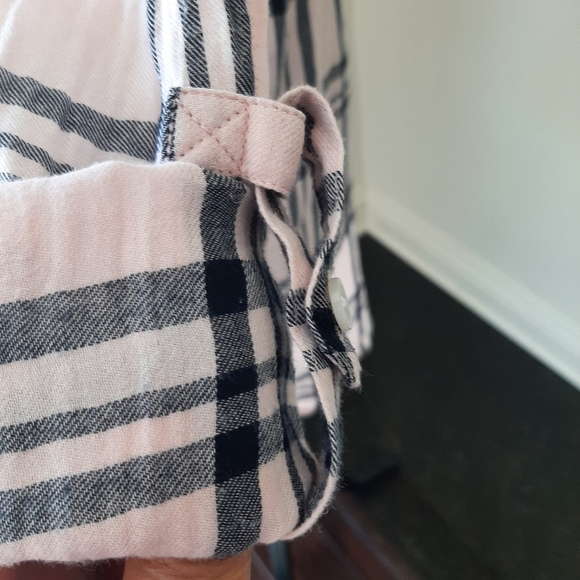 CROWN & IVY PINK PLAID TOP - Picture 10 of 13